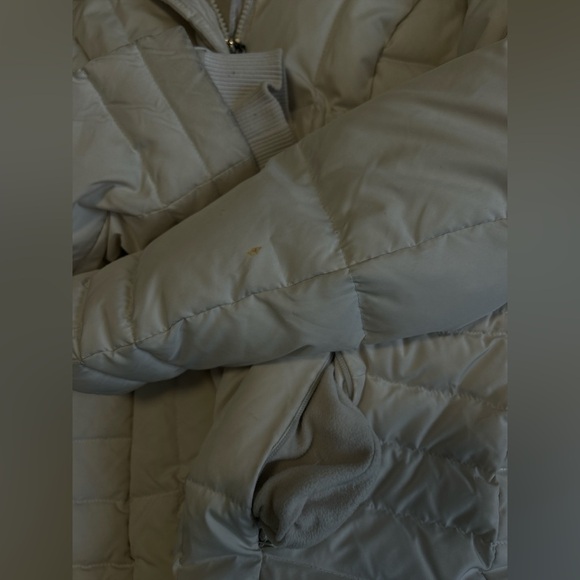 Women's Puffer Jacket with Faux Fur Hood - Picture 5 of 5